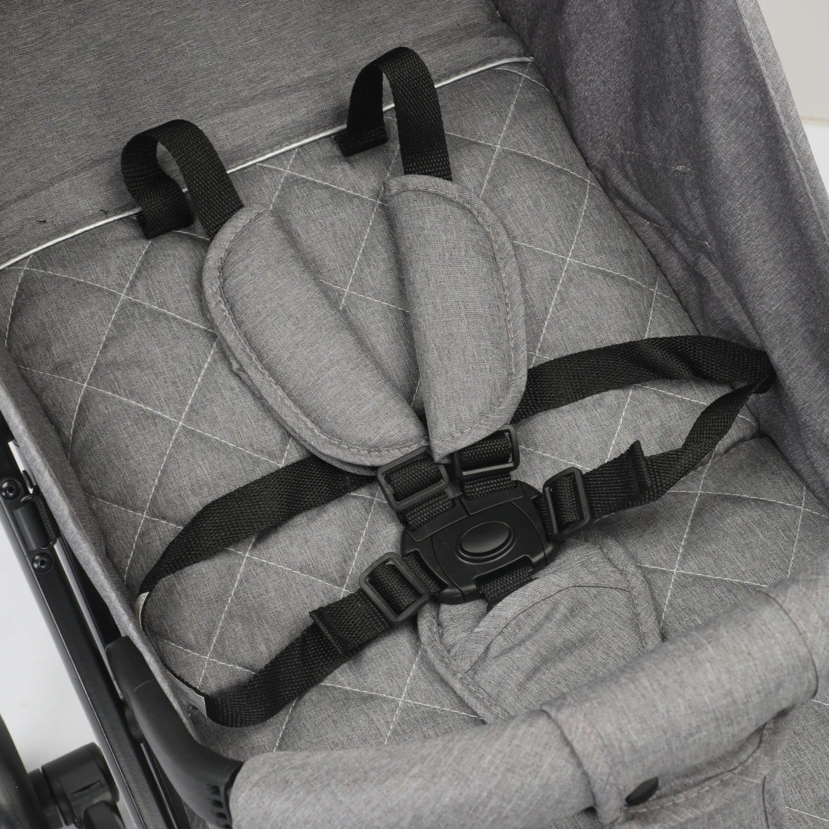 Poussette canne compacte avec ceinture de sécurité