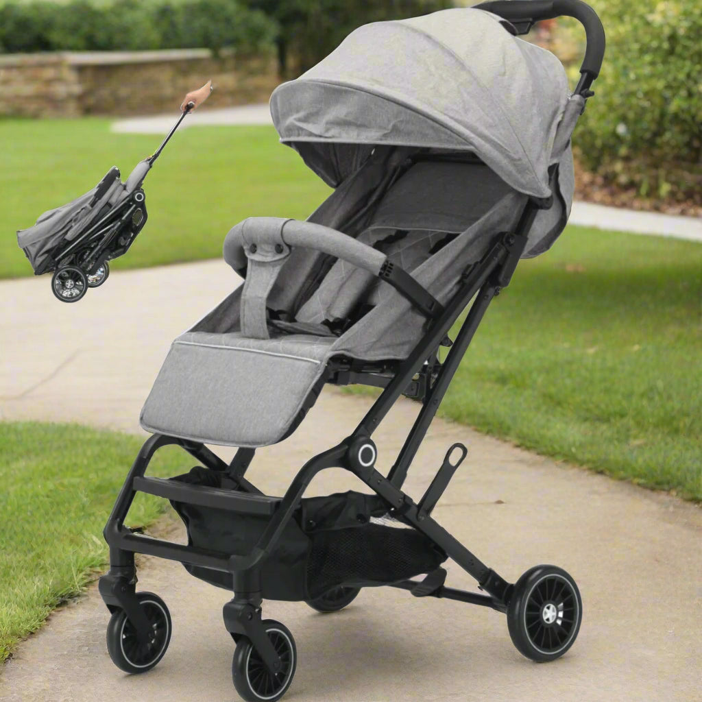 Poussette canne compacte ouverte et pliée
