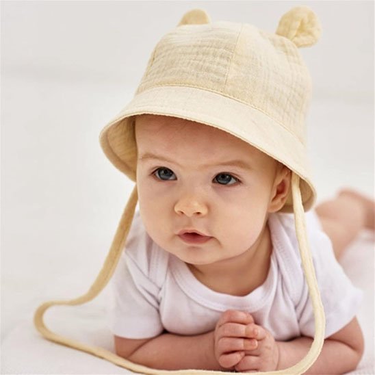Chapeau bebe jaune