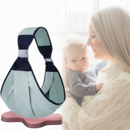 maman avec bébé dans les bras, écharpe portage confortable