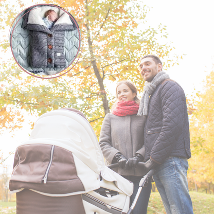 parent dans parc avec bebe Nid d'ange landau