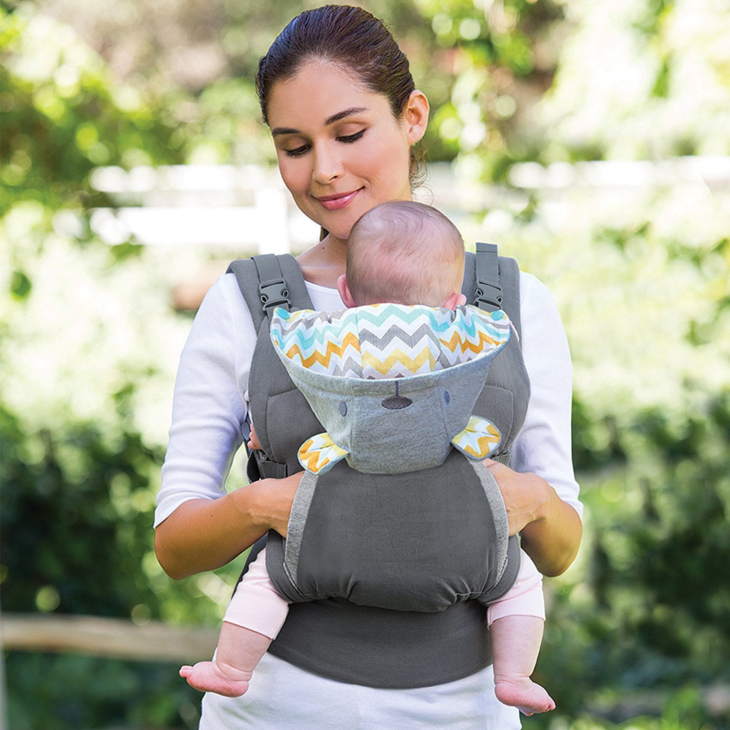 porte bébé physiologique avec capuche amovible